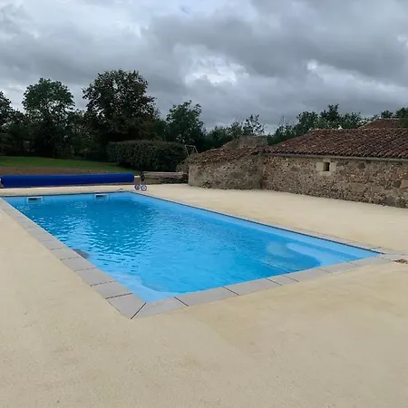 Les Mirabelles Casa de Férias *